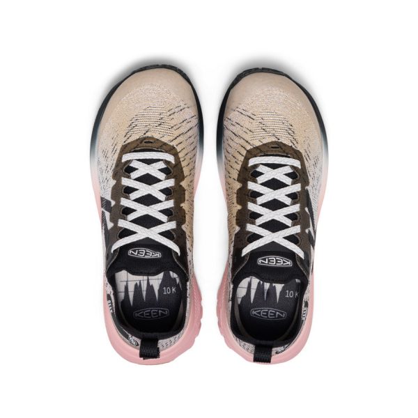 Women's Seek Trail Running Shoe  |  Black/Sunset Sand